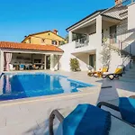 A Stunning With A Swimming Pool In Near Pazin Willa