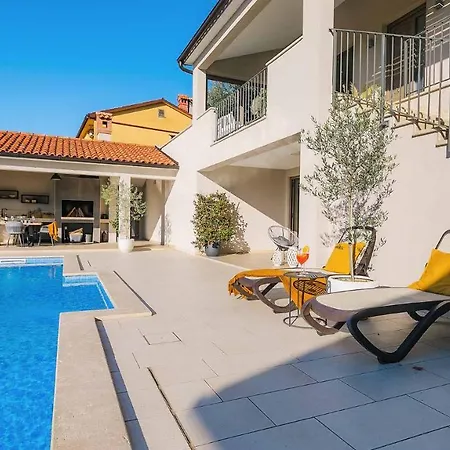 A Stunning With A Swimming Pool In Near Pazin Villa