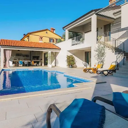 A Stunning With A Swimming Pool In Near Pazin Villa